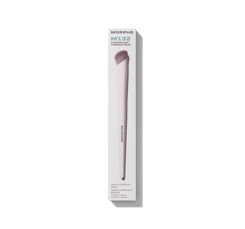 M132 Angled Concealer Brush - Image 2 out of 5